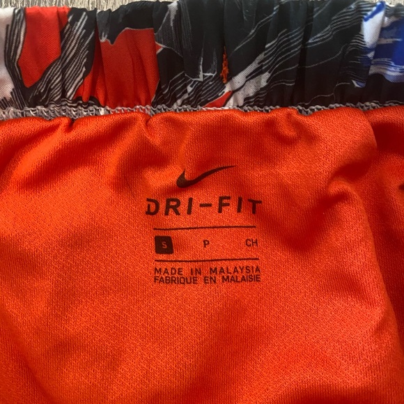 Nike Floral Tempo Dri-Fit running shorts, size small - Picture 2 of 4